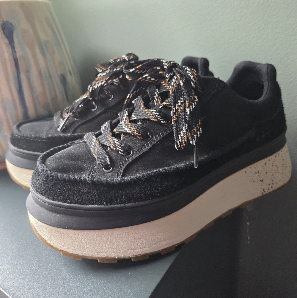 UGG Marin Lace Platform Sneakers
